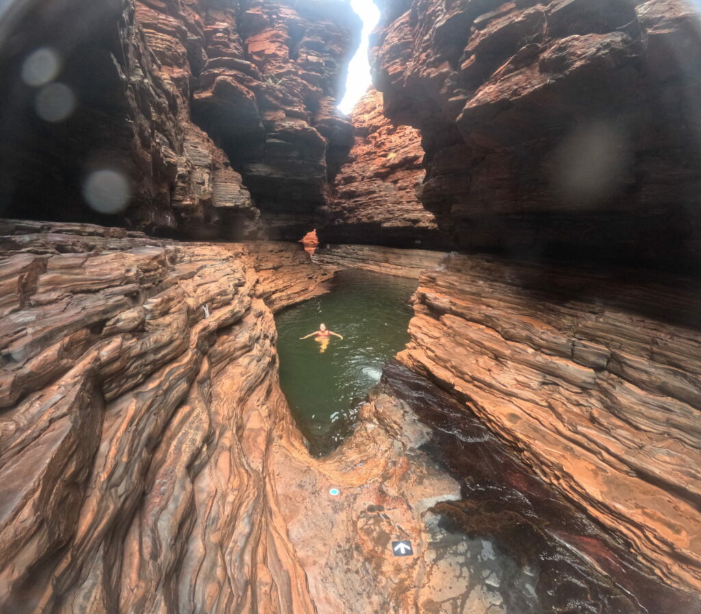 Kermits pool karijini