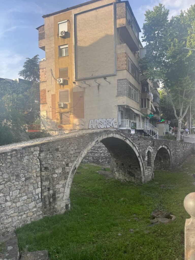 oude brug in tirana