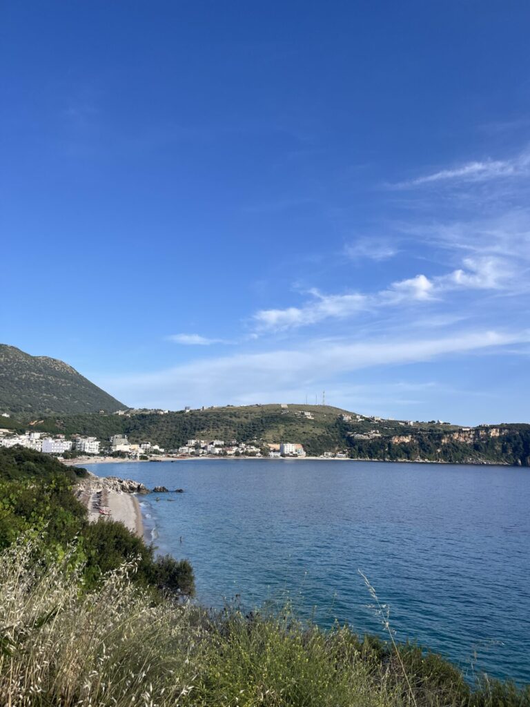 strand bij himarë