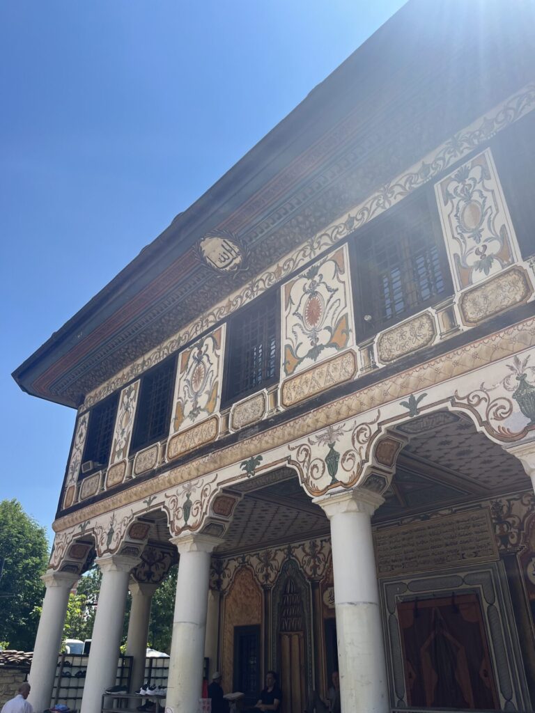 Geschilderde moskee, noord-macedonië