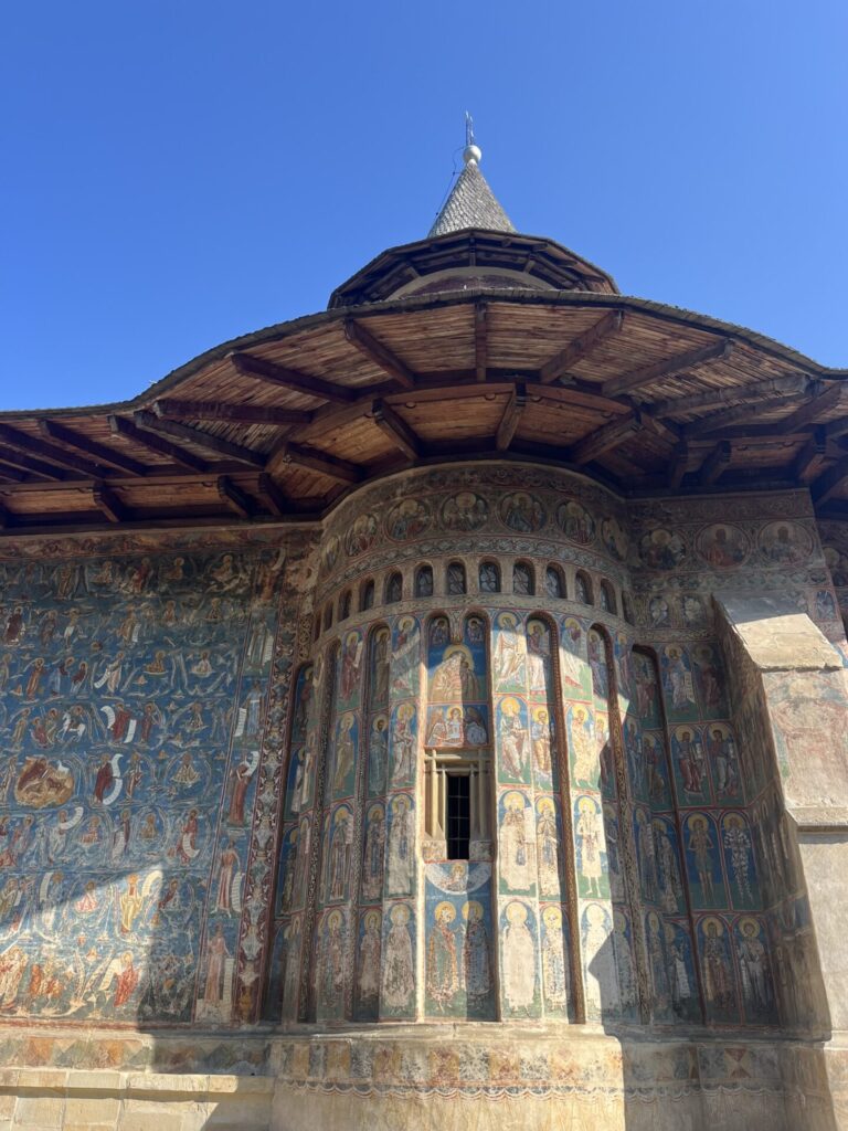 beschilderd klooster bucovina